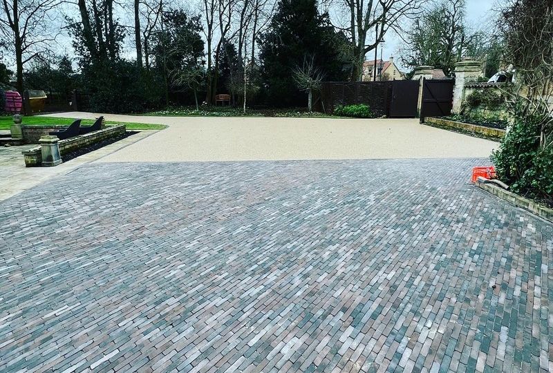 resin bound and block paved installation by StoneSet of Lincolnshire