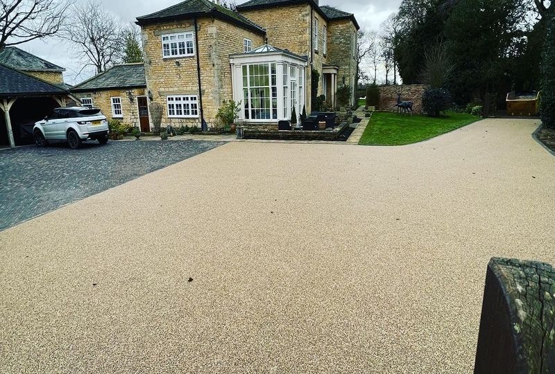 resin bound and block paved installation by StoneSet of Lincolnshire