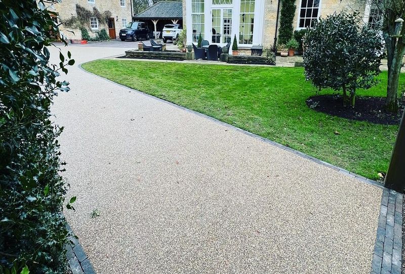 resin bound and block paved installation by StoneSet of Lincolnshire